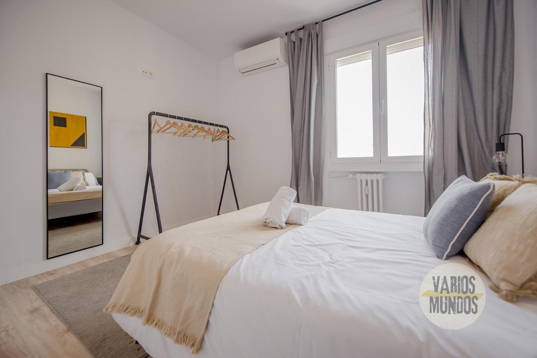 Atico X9 Pax Con Gran Terraza En El La Latina Apartment Madrid Luaran gambar